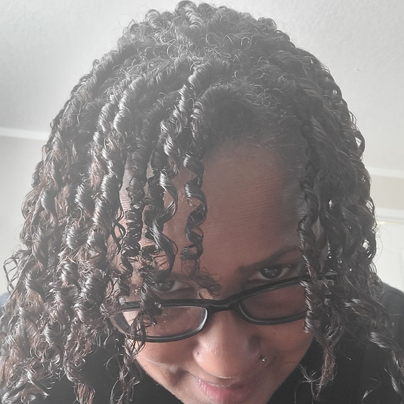 Profile Picture of Marla Shaw (@mdshaw1963) on Poshmark