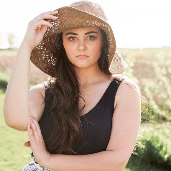 Profile Picture of Madi Bicksler (@madibick3) on Poshmark