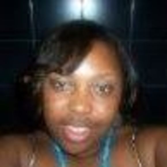 Profile Picture of Sophia Edmonds (@classygraf) on Poshmark