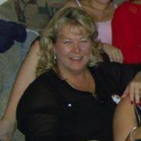 Profile Picture of Janet Murray (@jmurr21) on Poshmark