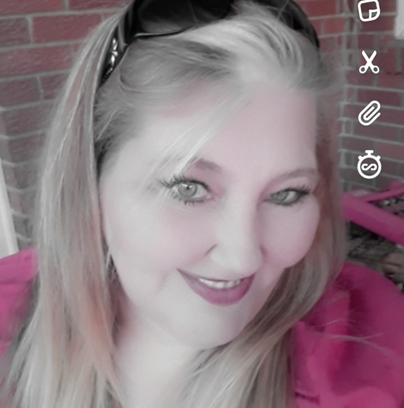 Profile Picture of Chrissee Littrell (@blue19692001) on Poshmark