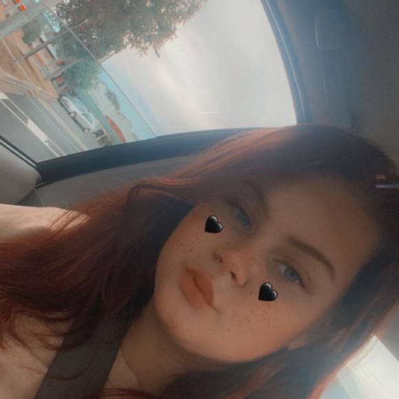 Chloe Oppert - Poshmark Profile Picture of Chloe Oppert (@chloeoppert18) on Poshmark