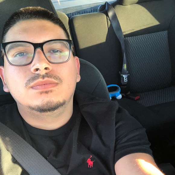 Profile Picture of Daniel Ramos (@danielsince91) on Poshmark