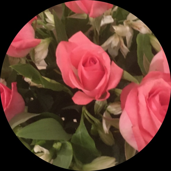 Profile Picture of Frances Freeman (@frances_freeman) on Poshmark