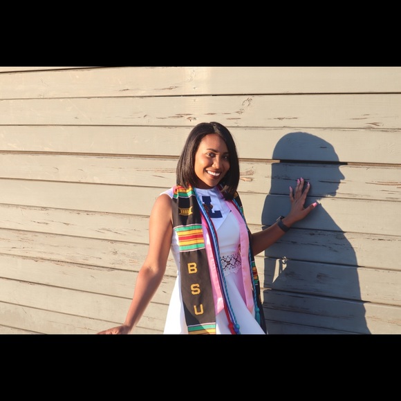 Profile Picture of Zoe Delbridge (@zdelbridge) on Poshmark