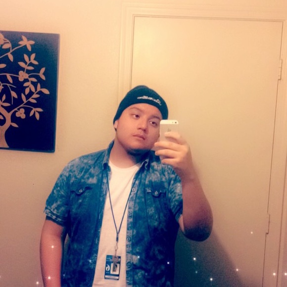 Profile Picture of Julio Lopez (@justajayyy) on Poshmark