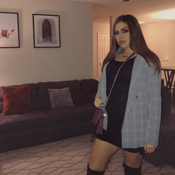 Profile Picture of Celene Onate (@celeneonate) on Poshmark