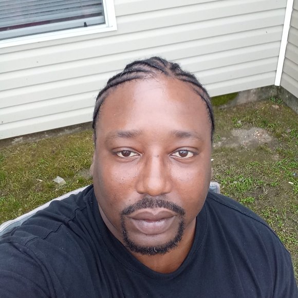 Profile Picture of Marcus Brumfield (@marcusbrumfield) on Poshmark