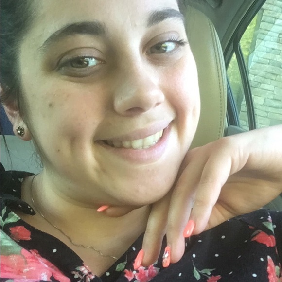 Profile Picture of Michelle Albacha (@chellebell2494) on Poshmark