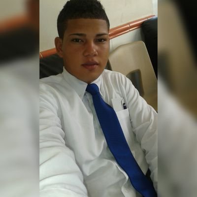 Profile Picture of Richard Holguin (@ElRubiOfrezzh) on Twitter