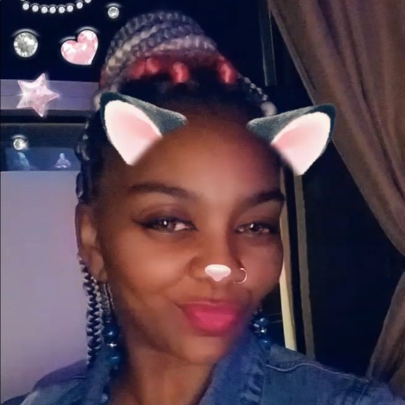 Profile Picture of Shawn Goffner-growe (@axiza) on Poshmark