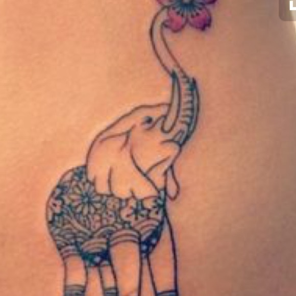 Profile Picture of Carlota Macedo (@carlotamacedo) on Poshmark