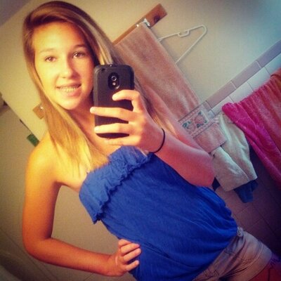 Profile Picture of Kaitlin Stephens (@BeachhBabee69) on Twitter