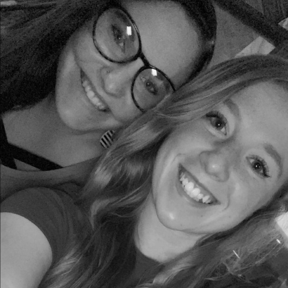 Profile Picture of Alyssa Schurman (@alyssaschurman) on Poshmark