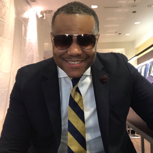 Profile Picture of Paul Lee (@leepaul32) on Poshmark