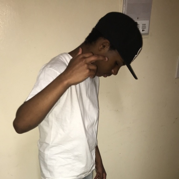 Profile Picture of Daunte Smith (@taeglzz) on Poshmark