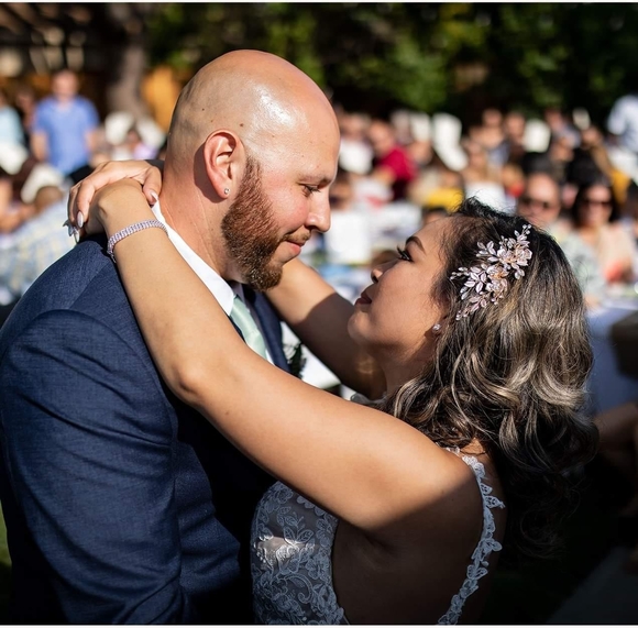 Profile Picture of Jessica Aviles (@jraviles) on Poshmark