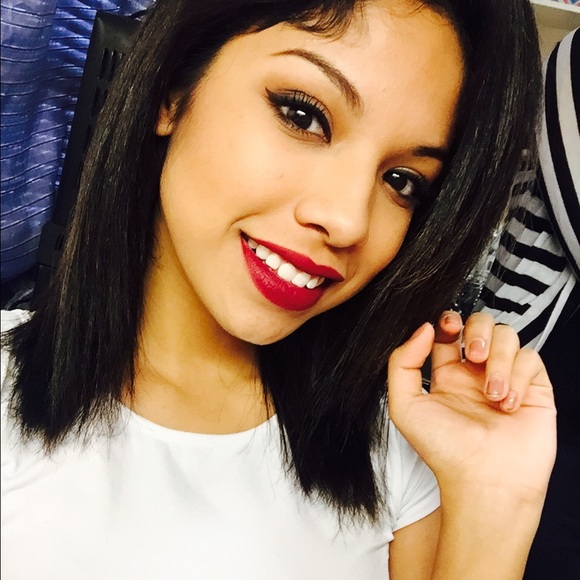 Profile Picture of Gisselaa Ruiz (@gisseladenigris) on Poshmark