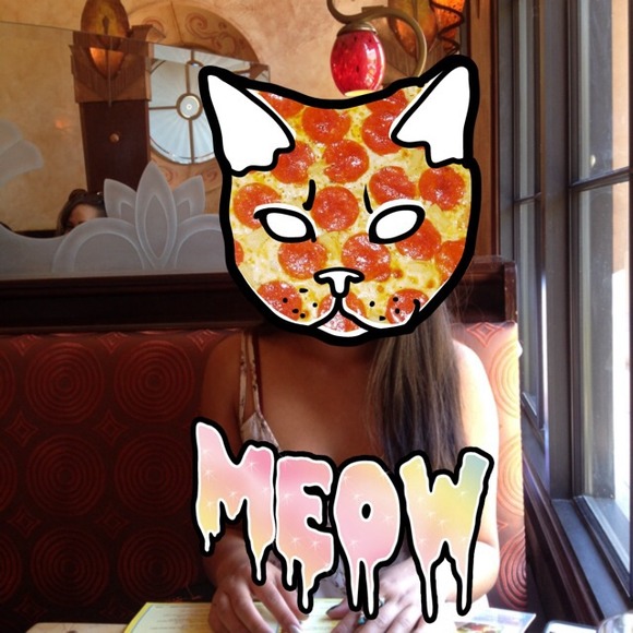 Profile Picture of Lisa Beckstein (@lbeckstein) on Poshmark