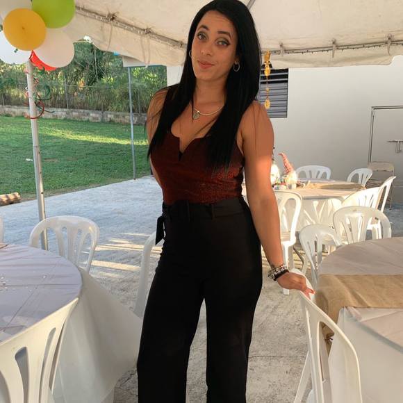 Profile Picture of Azsa Toombs (@toombsgirl21) on Poshmark