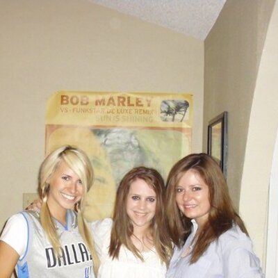 Profile Picture of Whitney Laurel (@whitneylaurel) on Twitter