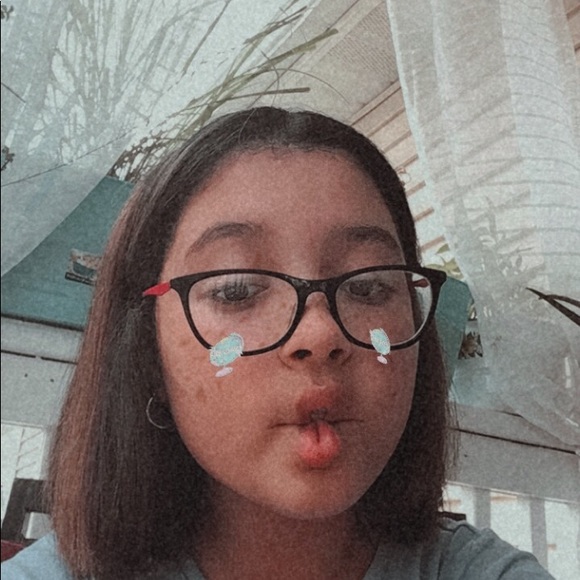Profile Picture of Paula Cordero (@paula_cordero24) on Poshmark