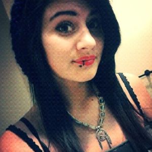 Profile Picture of Halle Holmes (@pinkdargon) on Myspace