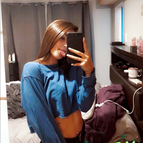Profile Picture of Cassie Laureti (@cassielaureti) on Poshmark