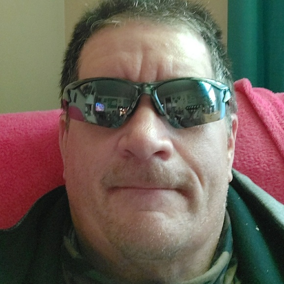 Profile Picture of James Travis (@jimbonrosie) on Poshmark