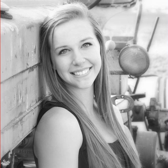 Profile Picture of Morgan Mccarthy (@mmorgan12) on Poshmark