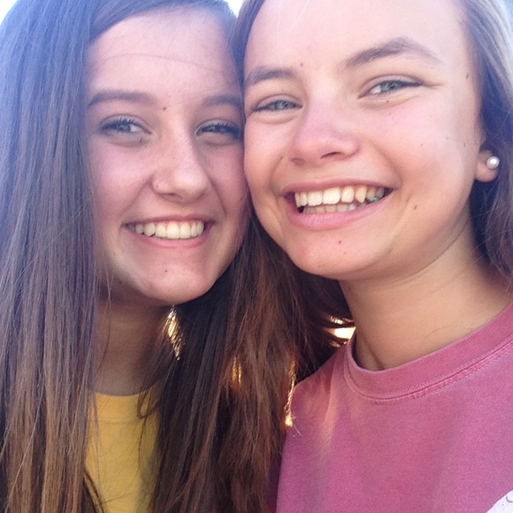 Profile Picture of Lauren Van alstine (@laurenvanalstin) on Poshmark