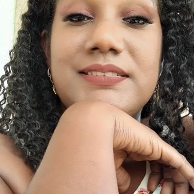 Profile Picture of Elizabeth Hamlet (@ElizabethHaml18) on Twitter