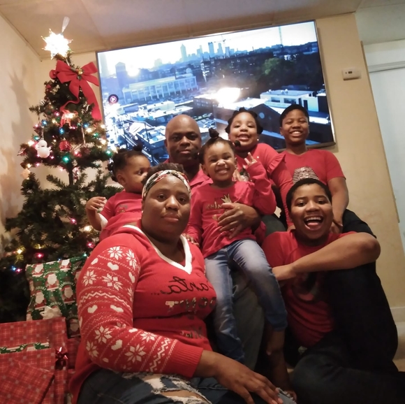 Laura Wreh - Poshmark Profile Picture of Laura Wreh (@wrehlaura) on Poshmark