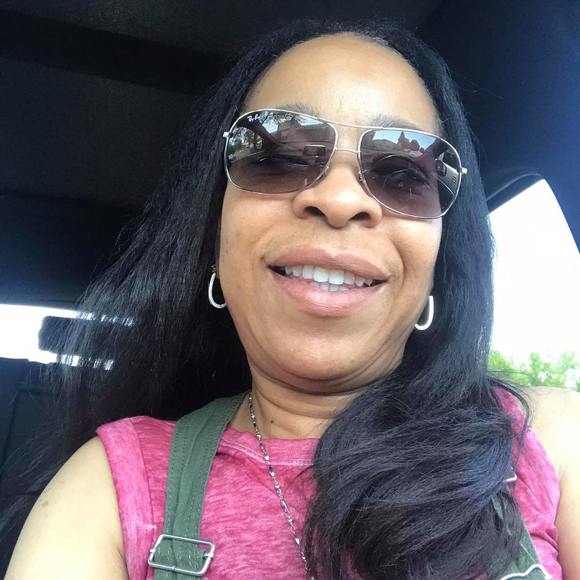 Paula Cuff - Poshmark Profile Picture of Paula Cuff (@paulacuff) on Poshmark