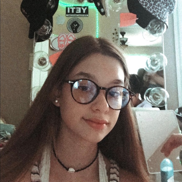 Profile Picture of Lylah Schiavi (@lylahschiavi) on Poshmark