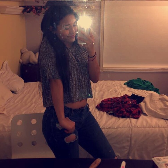 Profile Picture of Alejandra Preciado (@aleeepreciado) on Poshmark