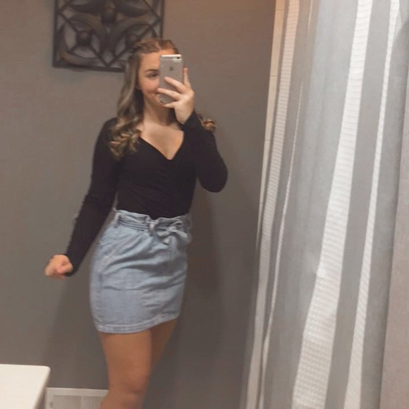 Profile Picture of Kiley Aschenbach (@kiley_claire) on Poshmark