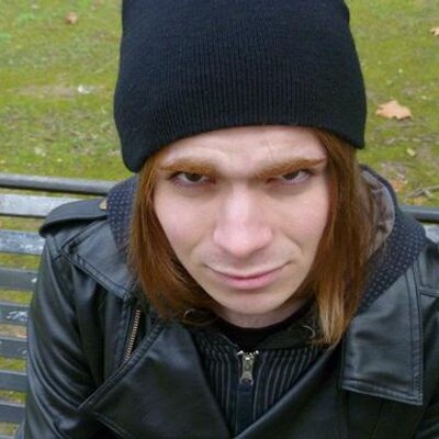 Profile Picture of Simon Crow (@Simoncr1) on Twitter