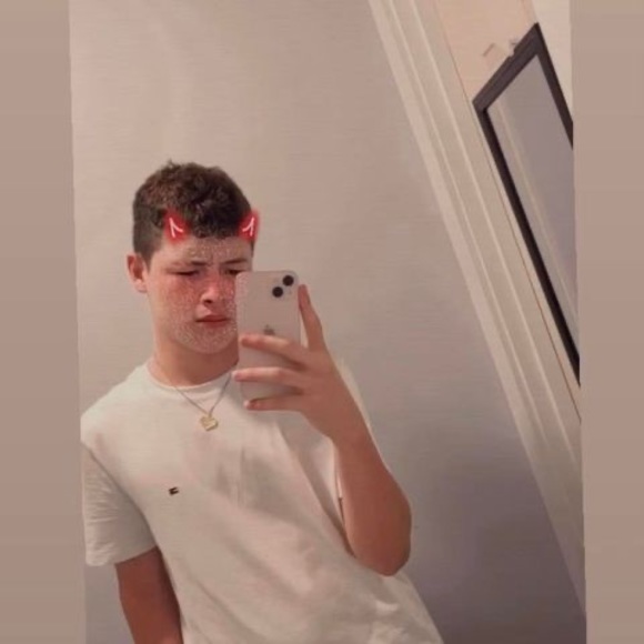 Profile Picture of Jefferson Pineda (@jeffersonpin469) on Poshmark