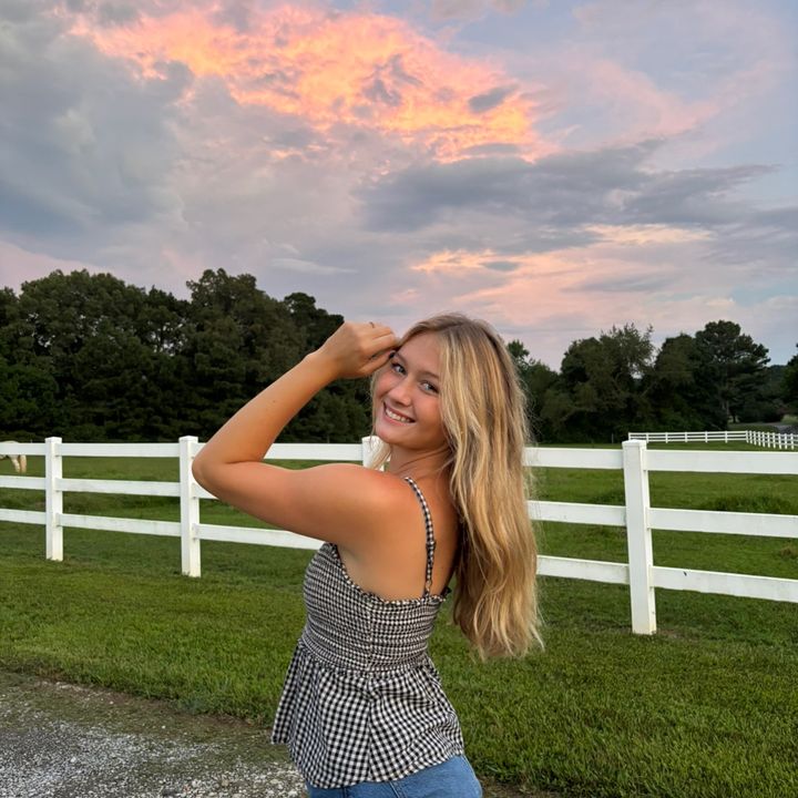 Profile Picture of Kelly Giles (@kellyygiles) on Tiktok