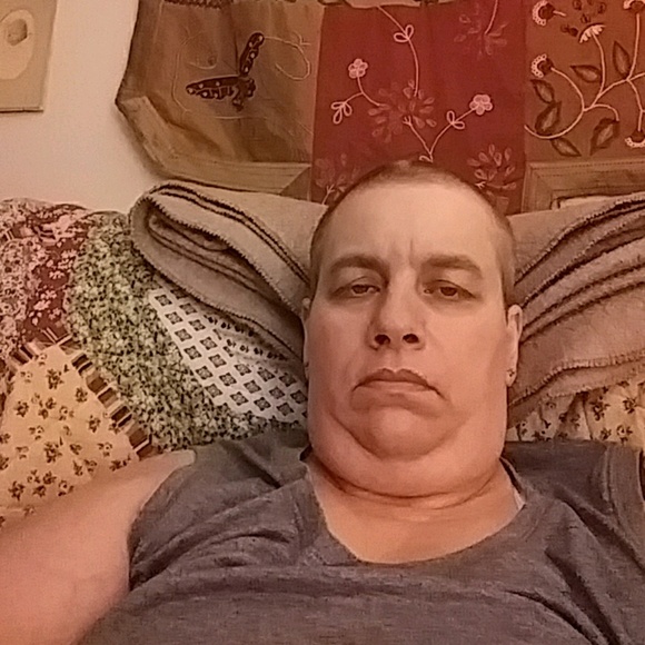 Profile Picture of Kim Symonds (@ksymonds90) on Poshmark