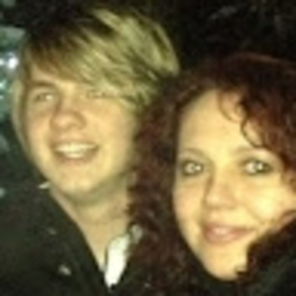 Profile Picture of Andrzej Glowka (@izaaag) on Poshmark