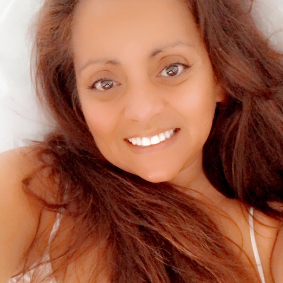 Profile Picture of Marcela Lawrence (@mnmlaw) on Poshmark