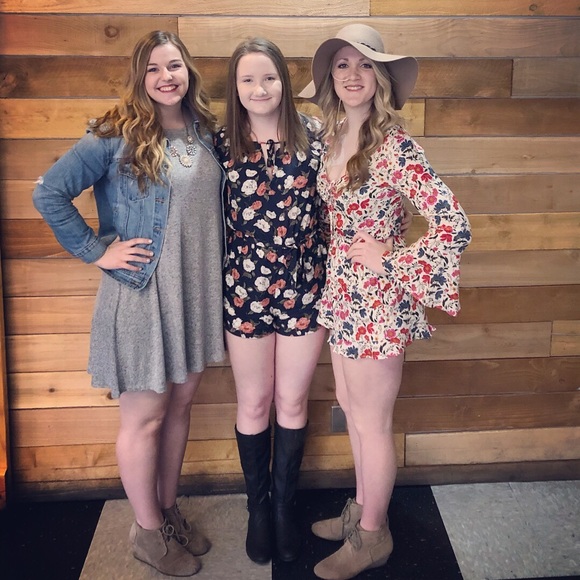 Profile Picture of Aimee Hofbauer (@aimeexjean5) on Poshmark