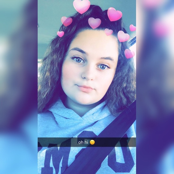 Profile Picture of Madison Bozsoki (@bozsoki04) on Poshmark