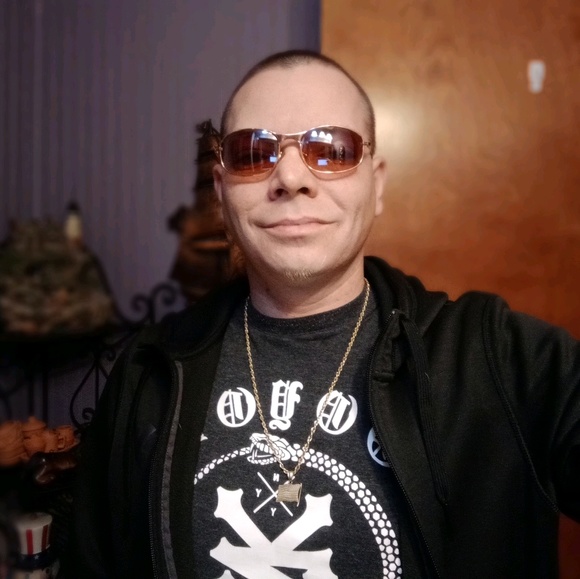 Profile Picture of Jesse Mcderment (@jmacmcderment) on Poshmark