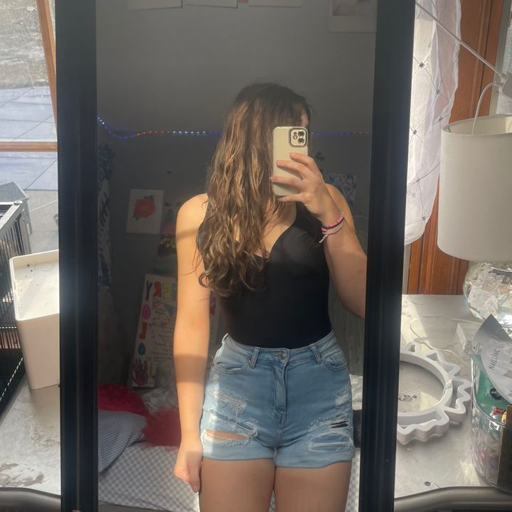 Profile Picture of 𝐀𝐧𝐚𝐛𝐞𝐥𝐥𝐚 🌅🏄🏼‍♀️ (@summerz.ann) on Tiktok
