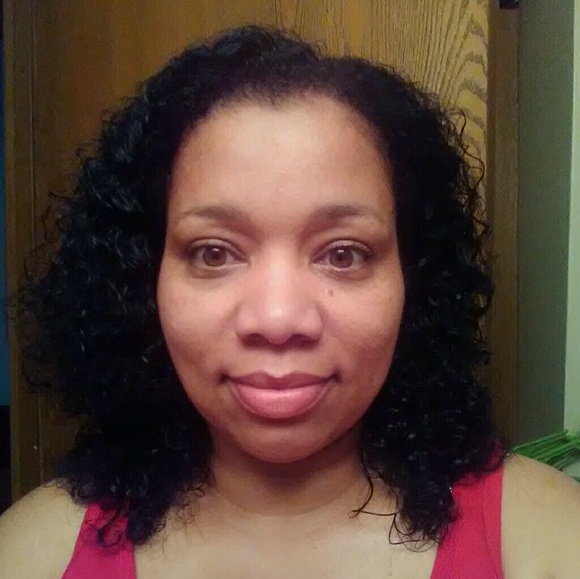 Profile Picture of Venus Brown (@vfab1973) on Poshmark