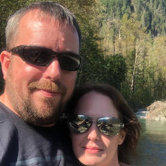 Profile Picture of Erik Ray (@ewr412) on Poshmark