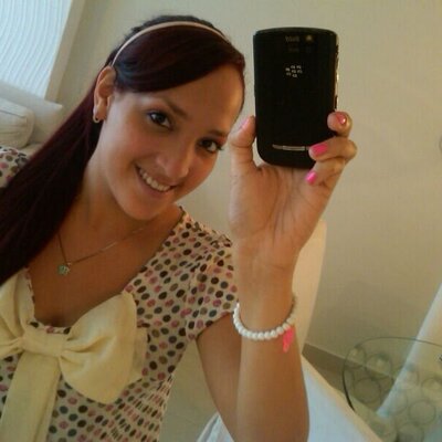 Profile Picture of Isabel Simons (@isasimons02) on Twitter